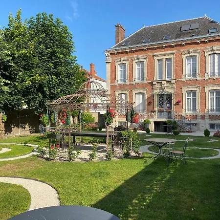 L'etoile Vip Avec Jacuzzi Apartment *