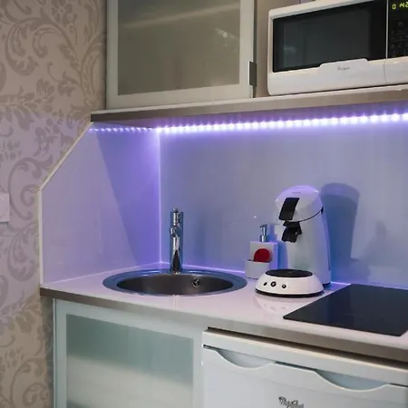 L'etoile Vip Avec Jacuzzi Τρουά