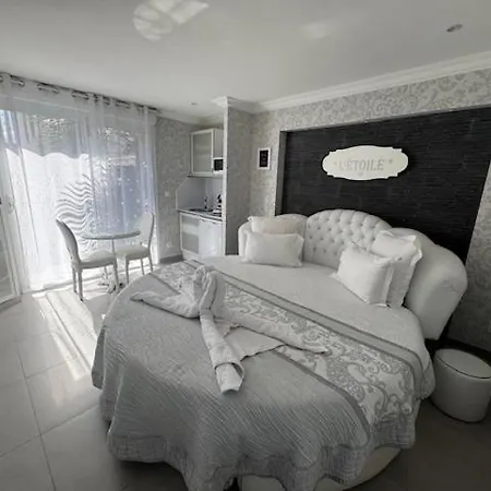 L'etoile Vip Avec Jacuzzi Apartment *