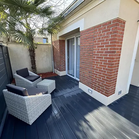 L'etoile Vip Avec Jacuzzi Apartment Troyes